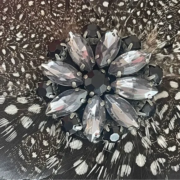 Beautiful Large Feather and Rhinestone Brooch NWOT - Picture 4 of 4